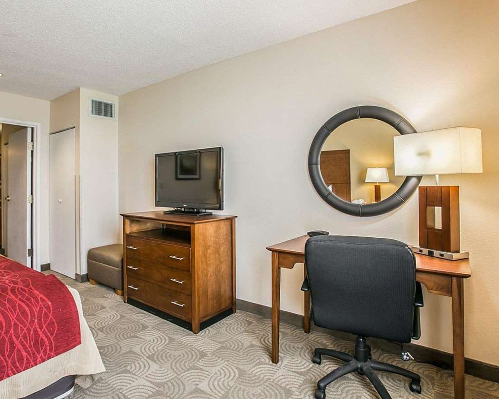 Comfort Inn & Suites Santee I-95 Bilik gambar