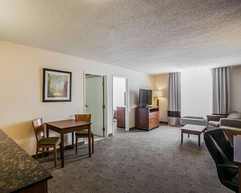 Comfort Inn & Suites Santee I-95 Bilik gambar