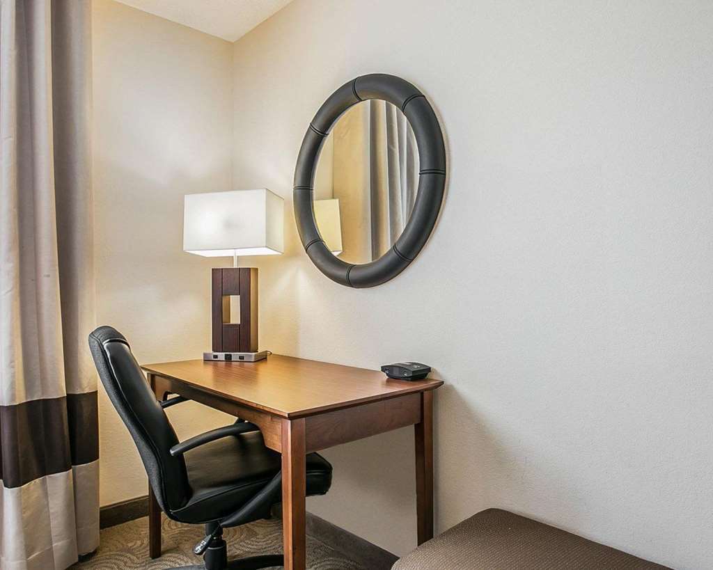 Comfort Inn & Suites Santee I-95 Bilik gambar