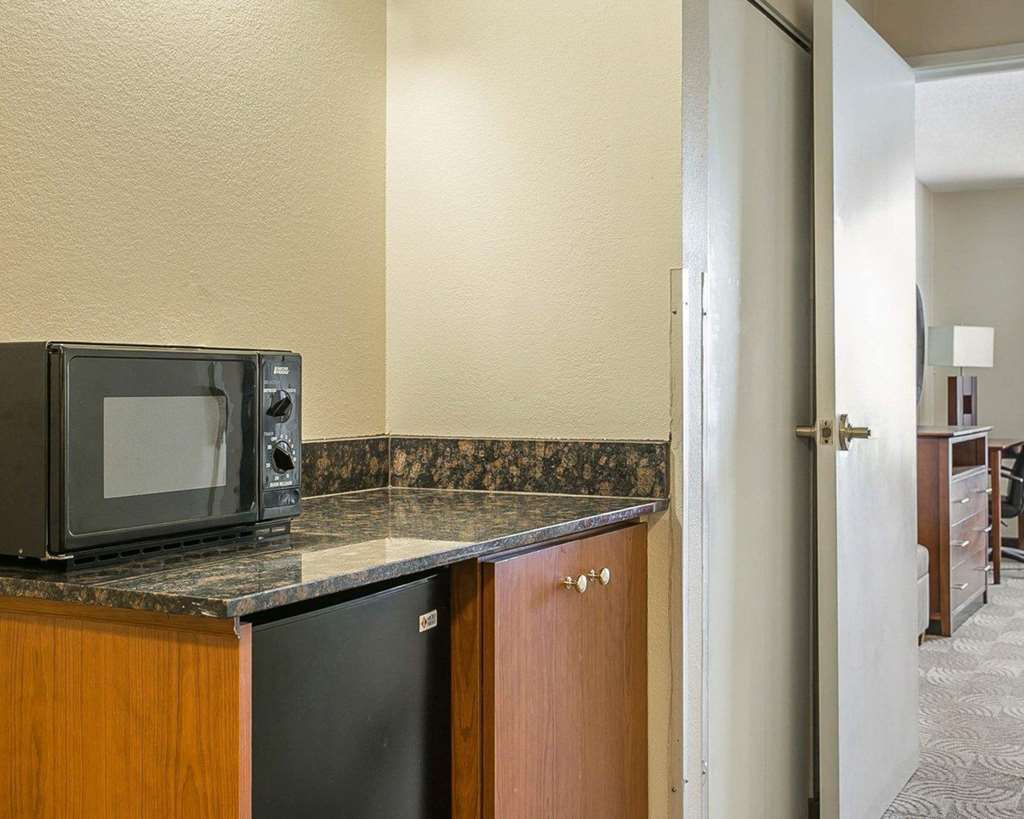 Comfort Inn & Suites Santee I-95 Bilik gambar